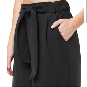 LuluLemon Noir Pant